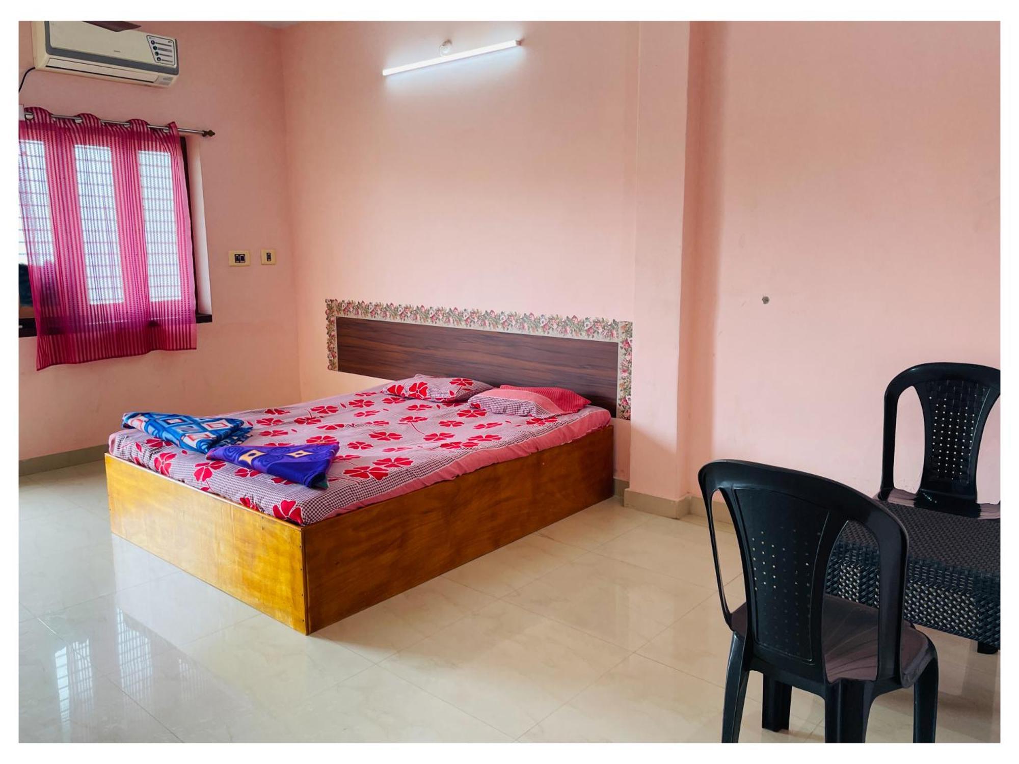Thirunallar S A Residency Lodge *
