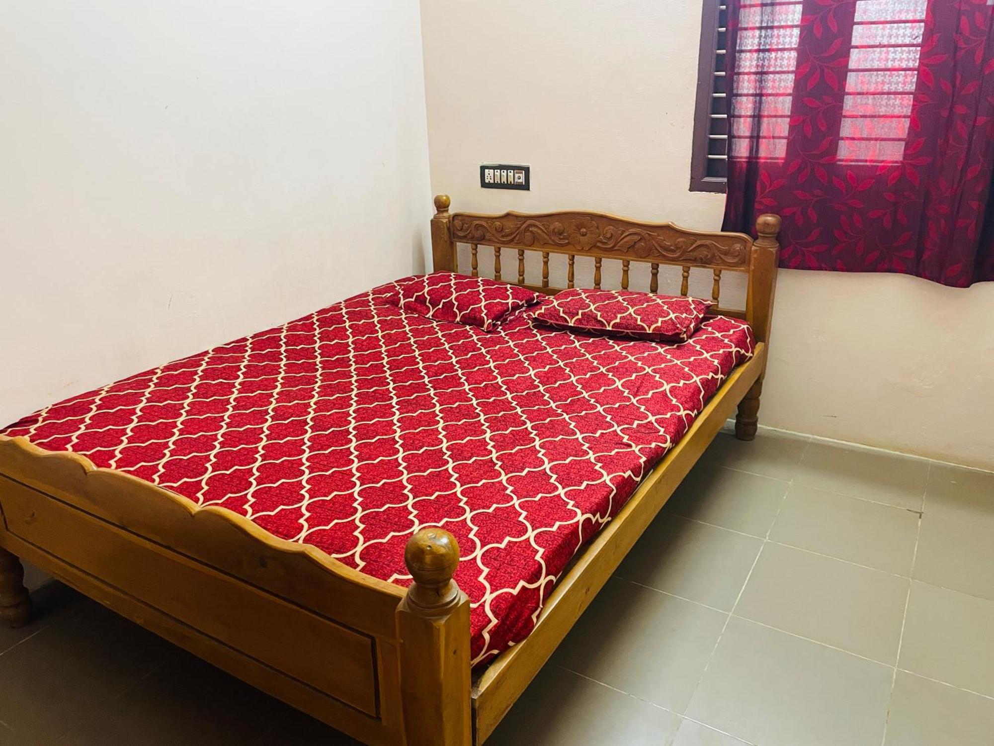 Thirunallar S A Residency * Tirunallar