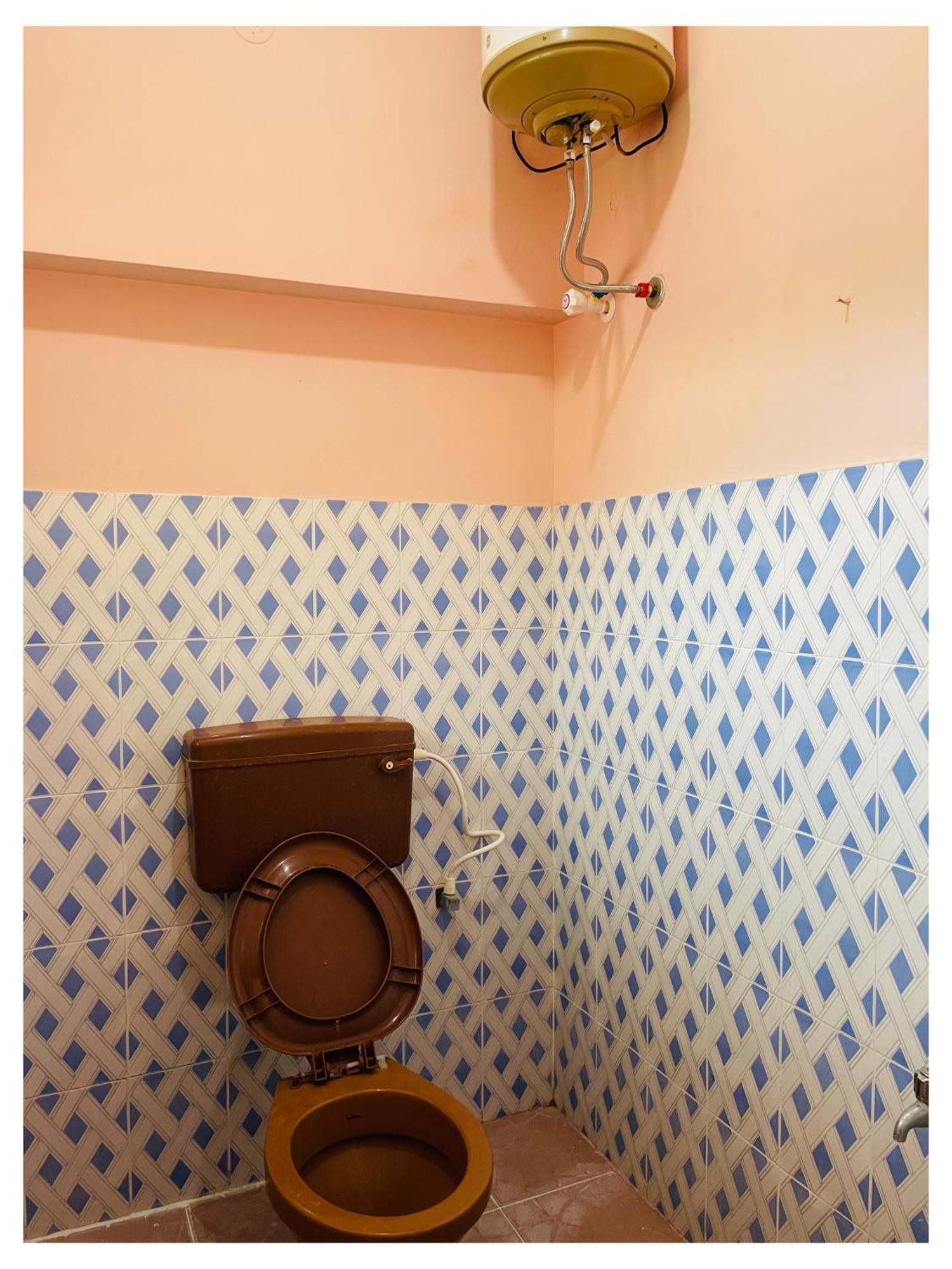 Lodge Thirunallar S A Residency *