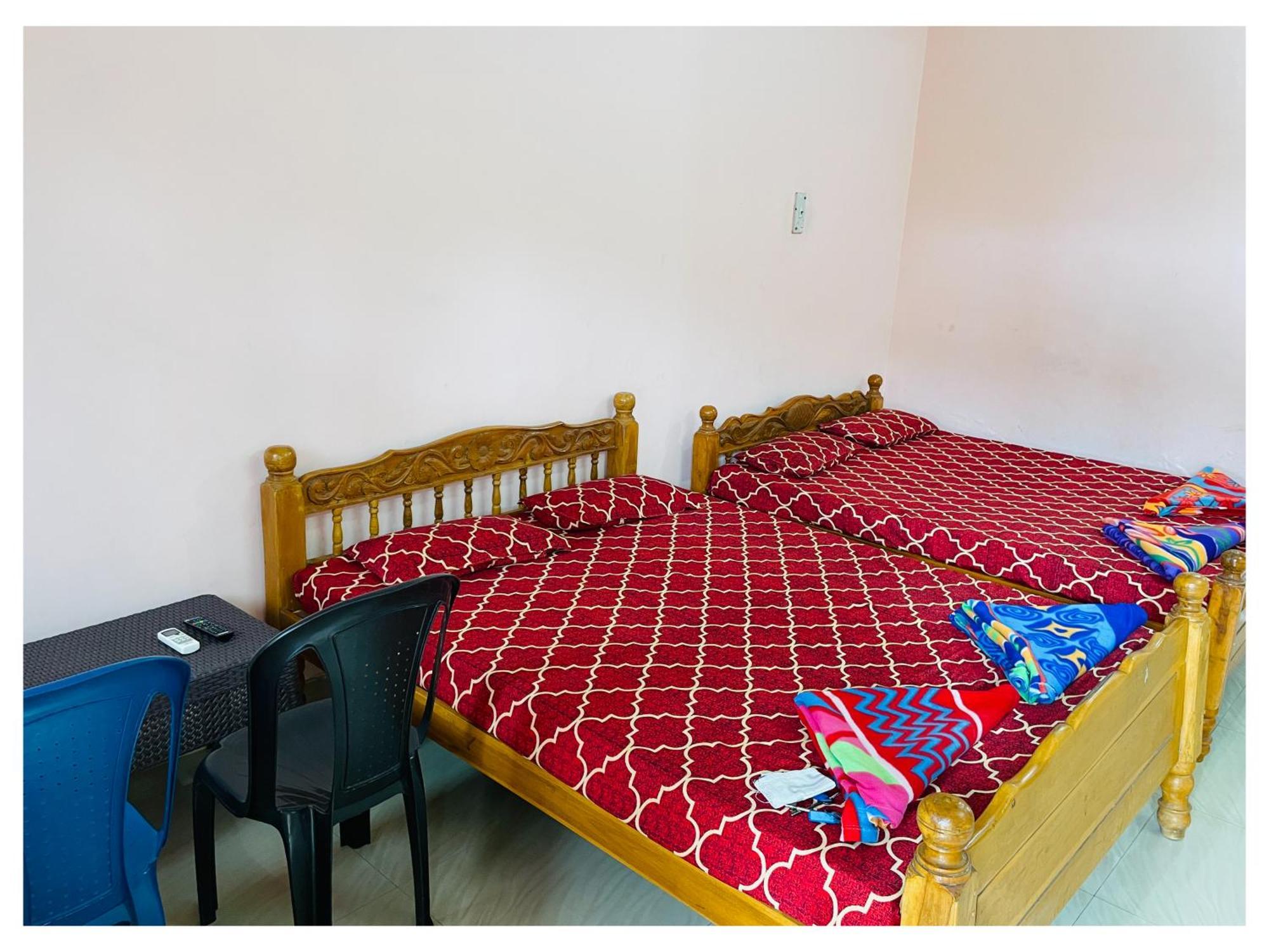 Thirunallar S A Residency Lodge *