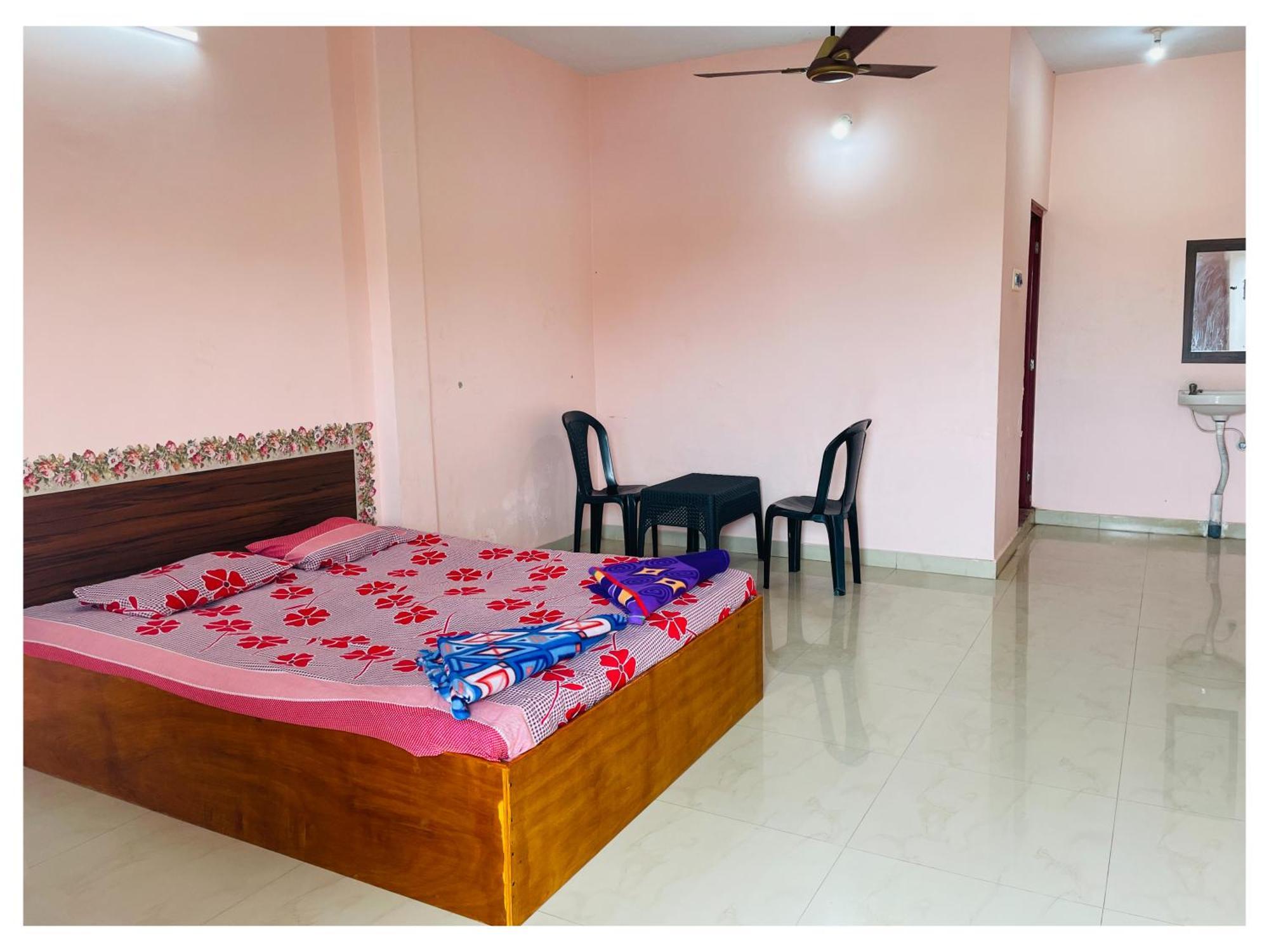 Thirunallar S A Residency Lodge *