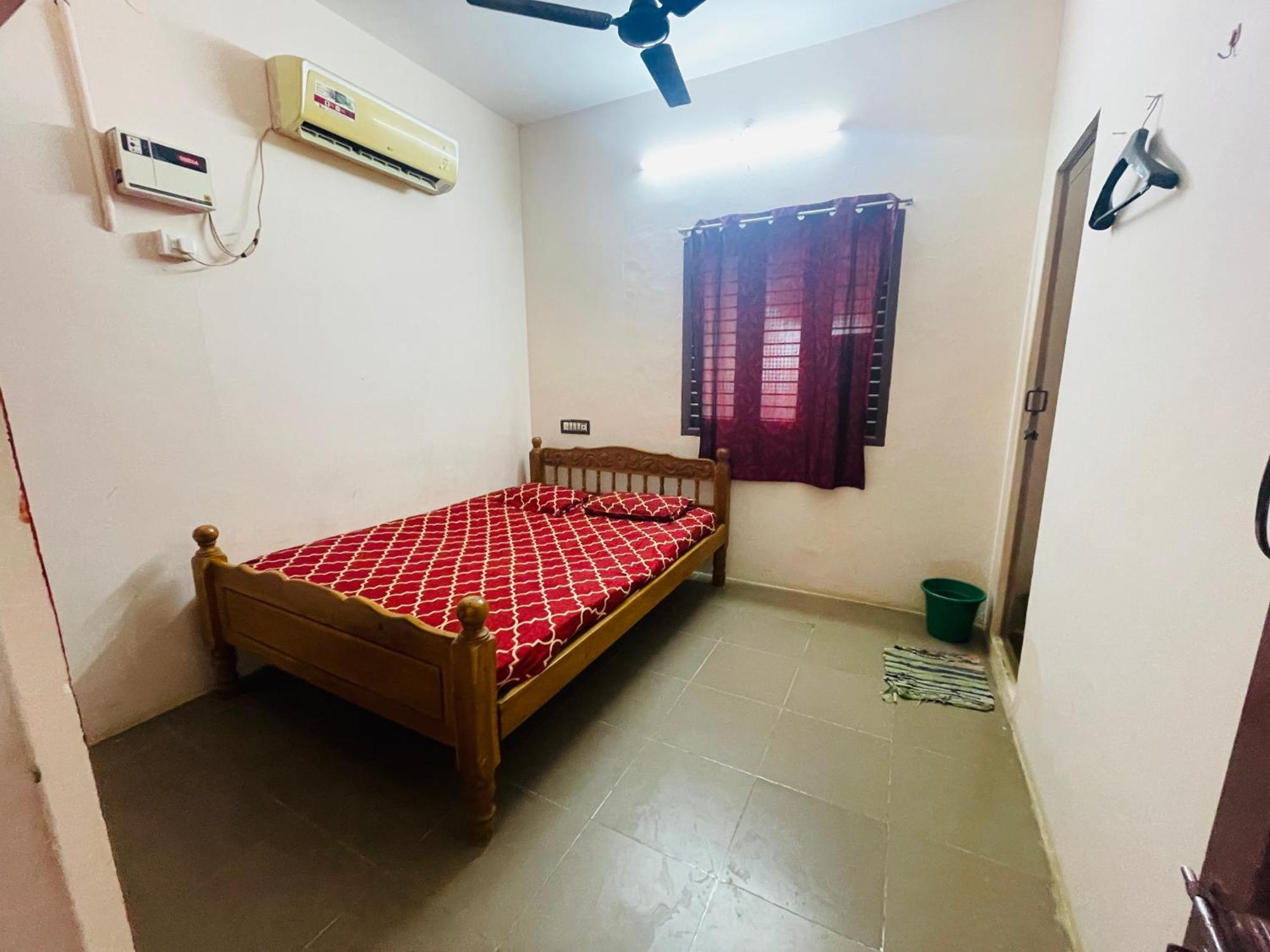 Thirunallar S A Residency Lodge Tirunallar