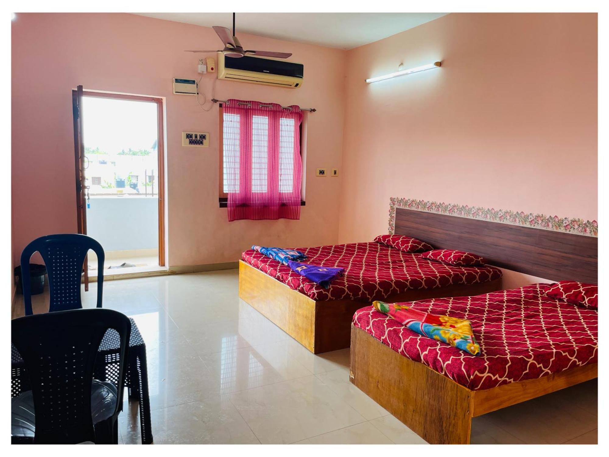 Thirunallar S A Residency Lodge *